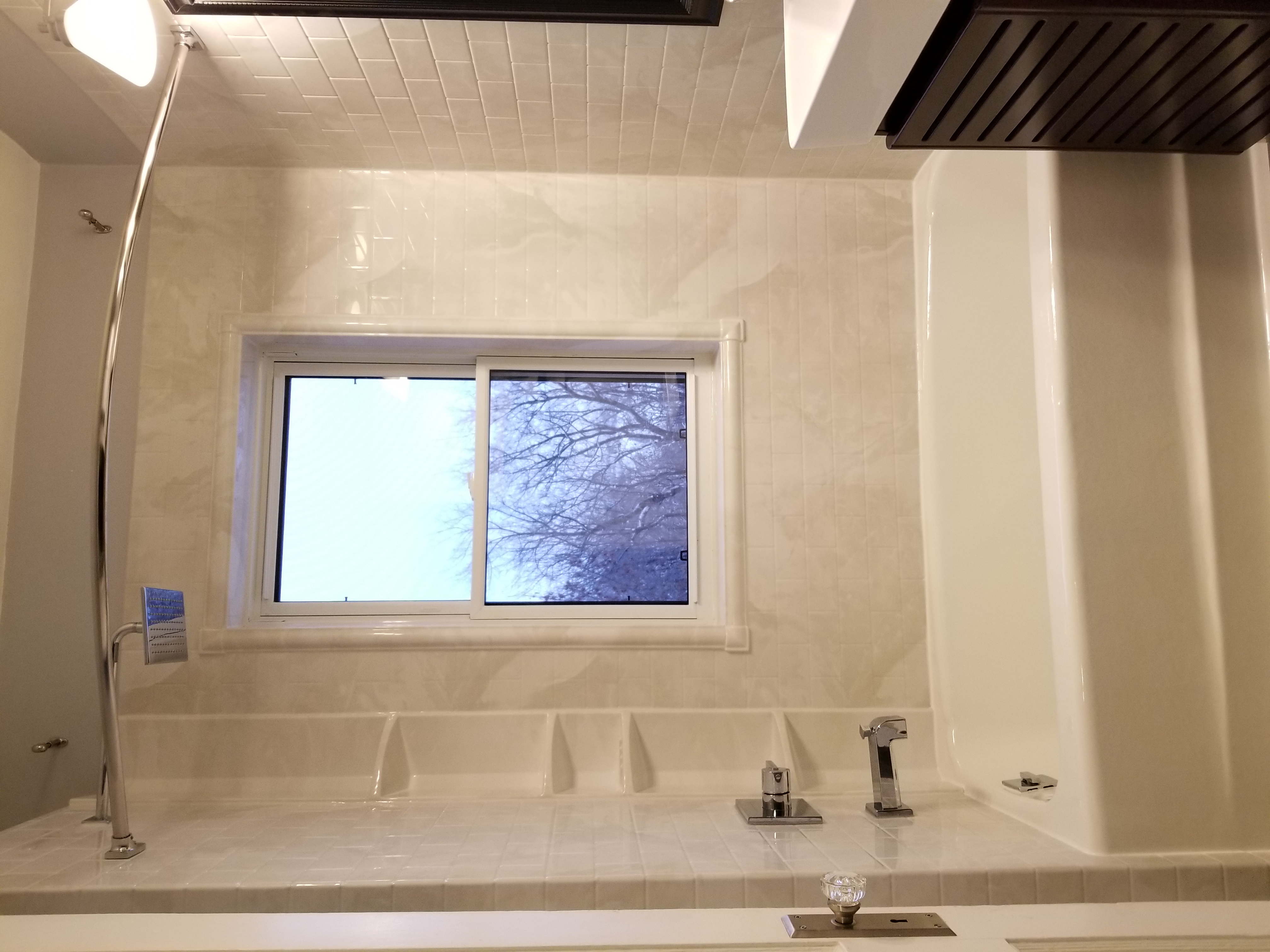  Tub Refinish & Silver White Walls After 