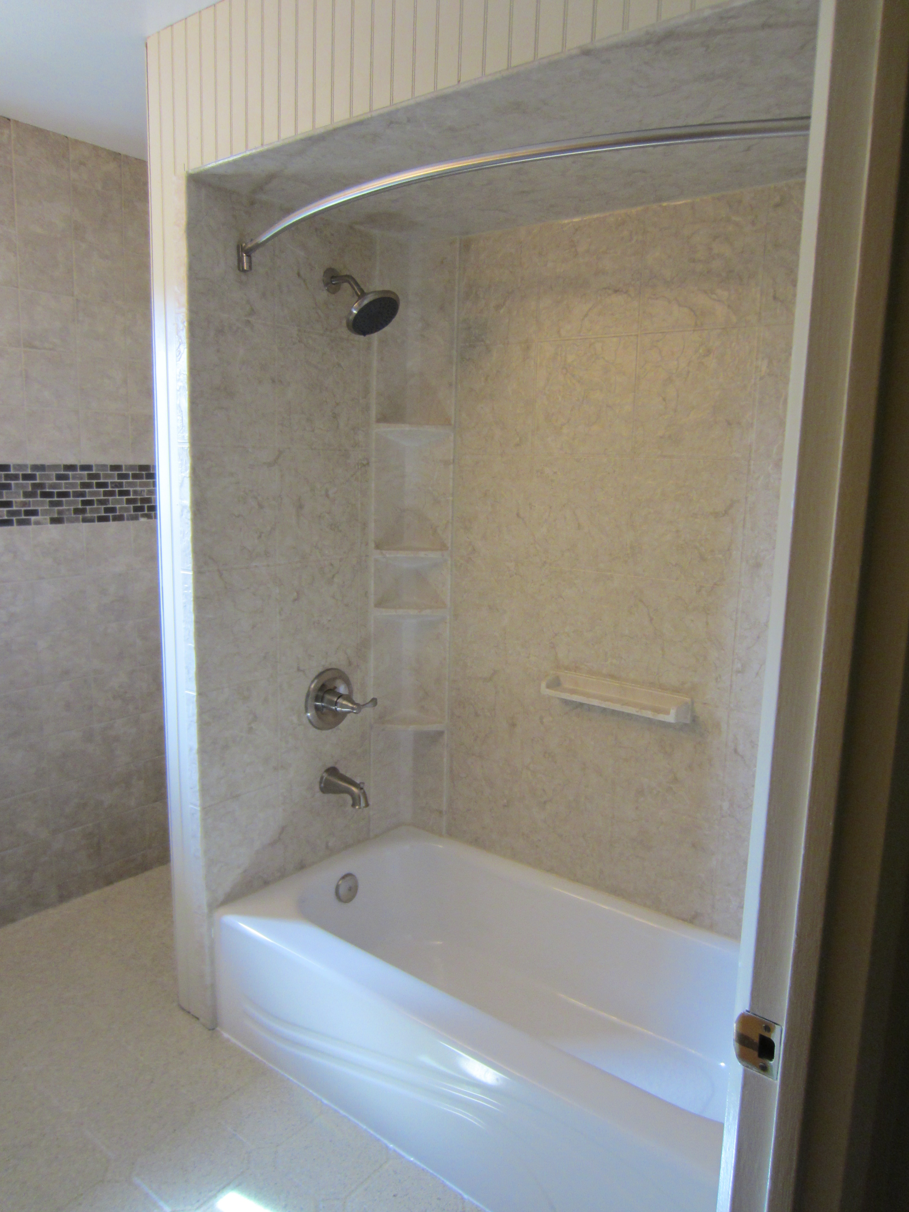 Tub & Brecchia Walls 