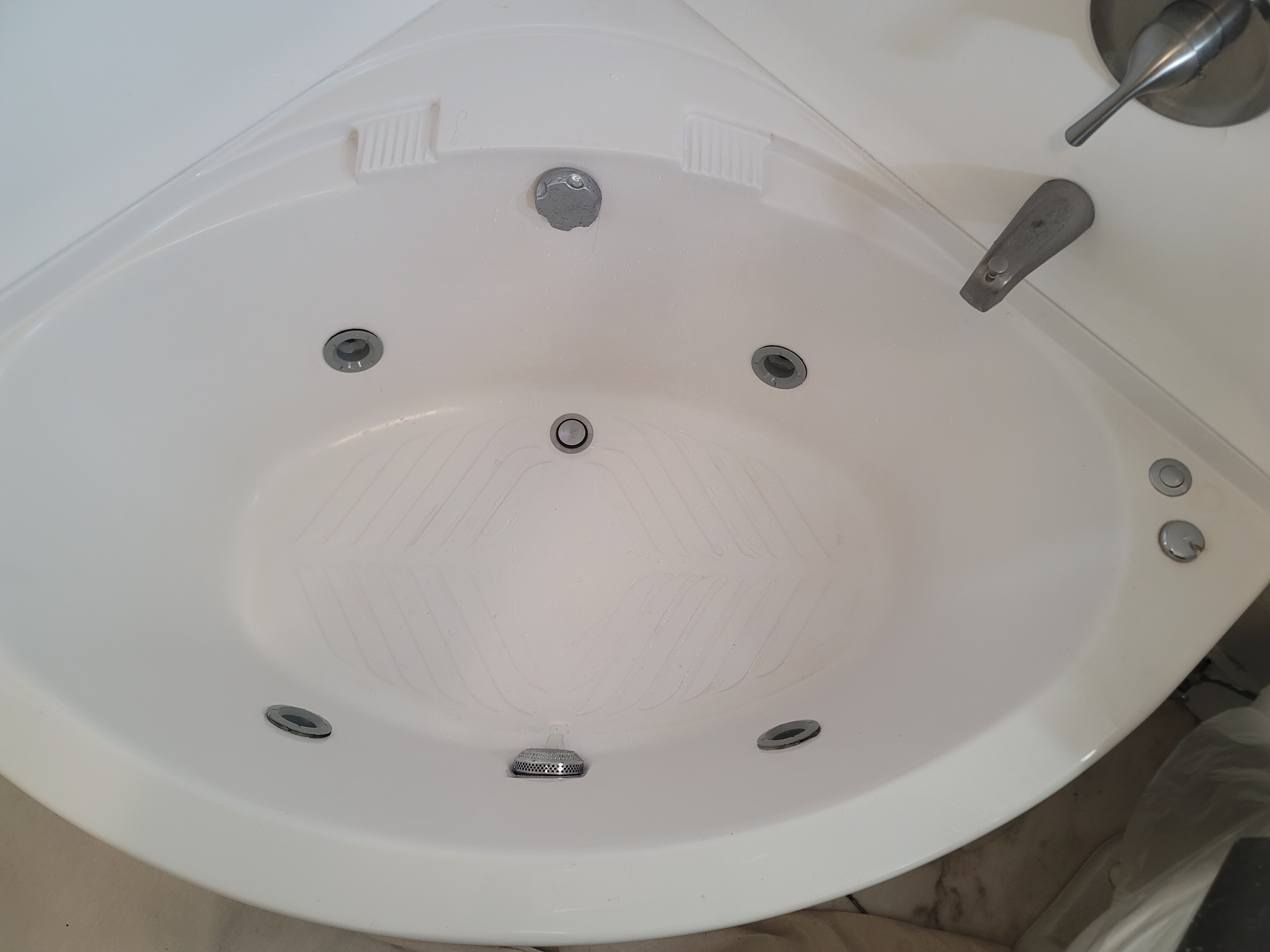 Jetted Tub 